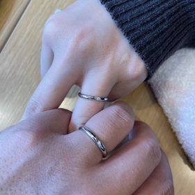 【銀座ダイヤモンドシライシの口コミ】 数多くブランドが存在しており、初めは選ぶのがとても大変だった中で友人…