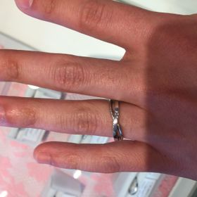 【JEWELRY  KAMATA(ジュエリーかまた)の口コミ】 とてもボリュームがあって、重厚感がある指輪でした。２本の指輪が折り重…