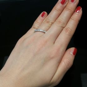【エクセルコダイヤモンド(EXELCO DIAMOND)の口コミ】 華やかでキラキラとした結婚指輪です！繊細なレースのようなデザインで可…