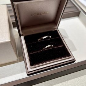 【アイプリモ(I-PRIMO)の口コミ】 ・上品なデザイン
・ウェーブで指が綺麗に見える
・男性の方はマット加工…