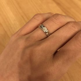 【宝寿堂(ほうじゅどう)の口コミ】 輝きと大きさにこだわったリングです。
価格もリーズナブルで当初予定して…