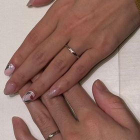 【アイプリモ(I-PRIMO)の口コミ】 指輪のデザインはシンプルでありながら、さりげなくかわいさもあり、とて…