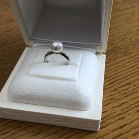 【MIKIMOTO(ミキモト)の口コミ】 エンゲージリングはダイヤモンドが主流かと思いますが、昔から真珠が好き…