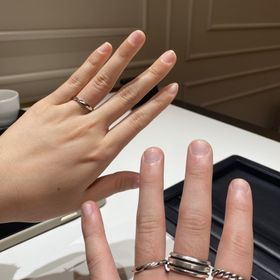 【ラザール ダイヤモンド(LAZARE DIAMOND)の口コミ】 結婚指輪を探している時にデザインに惹かれ、即決でした。細身過ぎず、太…