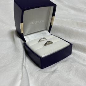 【俄(にわか)の口コミ】 指輪をつけていても圧迫感が全くなく、するりと付け心地がいいのがおすす…