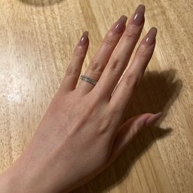 【ブシュロン(BOUCHERON)の口コミ】 華奢で手が綺麗に見えるデザインだと思います。
購入にあたっていろいろな…