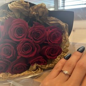 【アイプリモ(I-PRIMO)の口コミ】 ダイヤモンドが中央だけでなく、左右にも施されている所がお気に入りのポ…