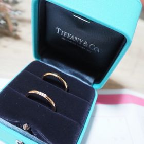 【ティファニー(Tiffany & Co.)の口コミ】 派手すぎず地味すぎないので仕事へもつけて行けると考えました。
色がシル…