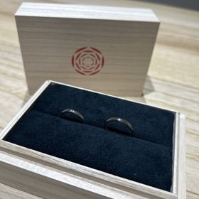 【出雲結(いずもゆい)の口コミ】 想結という指輪を買いました。初めはシンプルなデザインがよく、装飾がな…