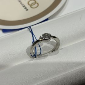 【YUKIZAKI BRIDAL(ユキザキブライダル)の口コミ】 他の人とは被らないデザインで、一般的な縦詰が嫌だったので被らないデザ…