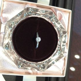 【JEWELRY  KAMATA(ジュエリーかまた)の口コミ】 何と言ってもダイヤモンドの輝きが素晴らしい！他のお店では詳しく説明し…