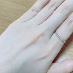 【カルティエ(Cartier)の口コミ】 リングの全てがダイヤモンドでキラキラしているのがとてもかわいいと思っ…