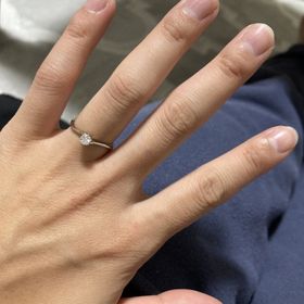 【STAR JEWELRY(スタージュエリー)の口コミ】 とてもシンプルなデザインで、ダイヤが大きすぎず小さすぎず、特別な時は…