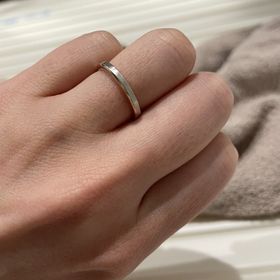 【N.Y.NIWAKA(ニューヨークニワカ)の口コミ】 流行り廃りのない、シンプルなデザインに一目惚れしました。１番の決め手…