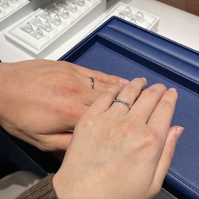 【銀座ダイヤモンドシライシの口コミ】 私は指が短めで丸いリングが似合わなかったのでV字になっているこのスター…