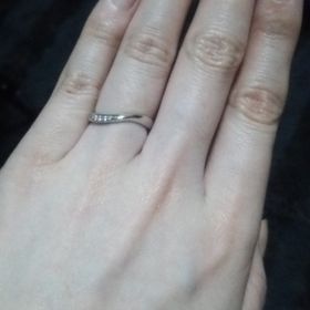 【JEWELRY  KAMATA(ジュエリーかまた)の口コミ】 やっぱりシンプルよりもキラキラしてる方が好きで小指側にキラキラで、ウ…