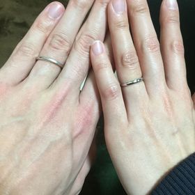 【銀座ダイヤモンドシライシの口コミ】 結婚式場からの紹介で来店し、あまりデザインなど考えてはいなかったが、…