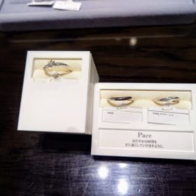 【ケイウノ ブライダル(K.UNO BRIDAL)の口コミ】 ウェーブ、プラチナ、シンプルで重ね付けができるセットリングを探してい…