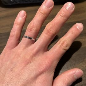 【アイプリモ(I-PRIMO)の口コミ】 デザインはシンプルで、女性のペアリングはダイヤモンドも誇張しすぎず入…