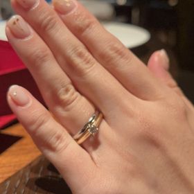 【カルティエ(Cartier)の口コミ】 指輪のデザインはシンプルと決めていました。婚約指輪や今後購入するデザ…