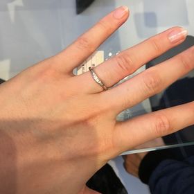 【JEWELRY  KAMATA(ジュエリーかまた)の口コミ】 決められたデザインの中でも自分好みに変えられて、シンプルながらも、キ…