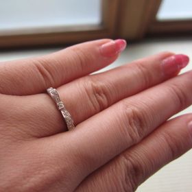 【ヴァンドーム青山(VENDOME AOYAMA)の口コミ】 自分の指が決して細くないため、細く見える華奢のリングを探してたところ…