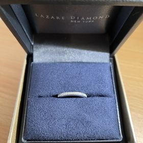 【ラザール ダイヤモンド【取扱店販売】の口コミ】 ハーフエタの細身でダイヤモンドがキラキラと綺麗に輝きます。
付け心地も…