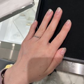 【ティファニー(Tiffany & Co.)の口コミ】 誰もが憧れるティファニーブルーを訪れたくて、試着しに行きました。指輪…