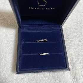 【HOSHI no SUNA 星の砂(ほしのすな)の口コミ】 ウェーブになっており、指が細くなるデザインで可愛い。ダイアが施されて…