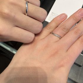 【銀座ダイヤモンドシライシの口コミ】 シンプルなデザインで、華やか過ぎず地味過ぎない、ちょうど良いデザイン…