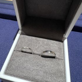 【Foulason(フレゾン)の口コミ】 シンプルで流行に左右されないデザインなところ。女性用がキラキラしたデ…