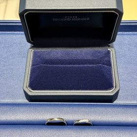 【銀座ダイヤモンドシライシの口コミ】 彼とお揃いのデザインの指輪が欲しく、かつ、私のはダイヤ付きが良かった…