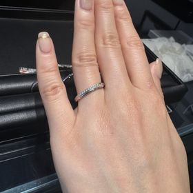 【エクセルコダイヤモンド(EXELCO DIAMOND)の口コミ】 エクセルコならではのデザインです。一見派手に見えますが着用してみると…