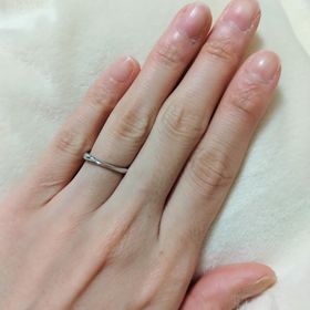 【銀座ダイヤモンドシライシの口コミ】 ・一箇所だけ波打ってて、尚且つ細い部分がありその部分がめちゃくちゃ可…