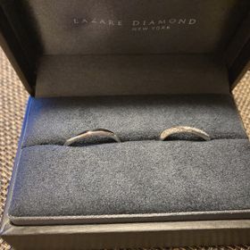 【ラザール ダイヤモンド(LAZARE DIAMOND)の口コミ】 数ある指輪のデザインの中から選んだ決め手は曲線で細かい部分にまでダイ…