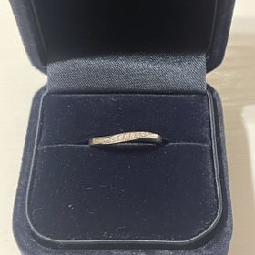 【4℃ BRIDAL(ヨンドシーブライダル)の口コミ】 どんなお洋服にも合うプラチナの素材で初めは1粒出みていたのですが、今の…