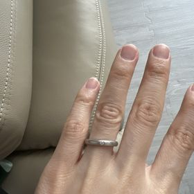 【ティファニー(Tiffany & Co.)の口コミ】 婚約指輪をダイヤがいくつかついてるものを買っていただいたので、シンプ…