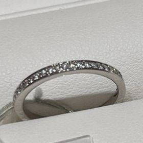 【bijou SOPHIA(ビジュソフィア)】の口コミ ハーフエタニティリングを探していると言ったらすぐにこの2種類を出してき...