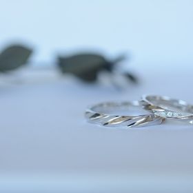 【CRAFY(クラフィ)の口コミ】 シンプルだけどデザインにおしゃれさがあって少しダイヤがキラッとすると…