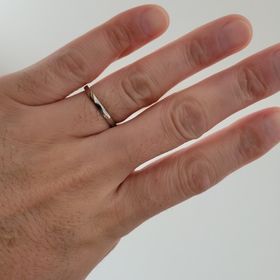 【銀座ダイヤモンドシライシの口コミ】 シンプルかつ低価格で大満足の品です。あまりこだわりがない方には大変お…