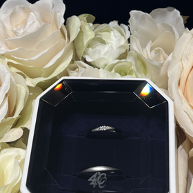 【4℃ BRIDAL(ヨンドシーブライダル)の口コミ】 細身でシンプルなデザインを探していました。
もともとペアリングをしてい…