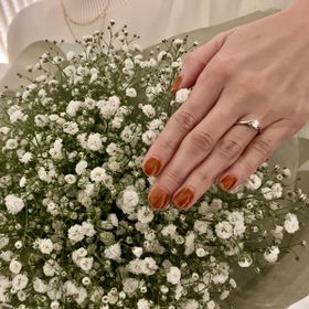 【銀座ダイヤモンドシライシの口コミ】 婚約指輪として購入しました。デザインは相手の好みなどは事前に調べた上…