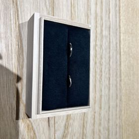 【出雲結(いずもゆい)の口コミ】 デザインが良かった。
彼が艶消ししたときのデザインを気に入り、決めまし…