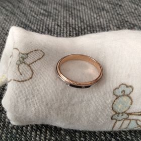 【ヴァンドーム青山(VENDOME AOYAMA)の口コミ】 リングの色などをカスタマイズできます。形は同じなのに、色を変えるだけ…