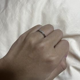 【ラザール ダイヤモンド(LAZARE DIAMOND)の口コミ】 デザインが可愛く主張し過ぎないダイヤが可愛すぎて購入致しました。
シン…