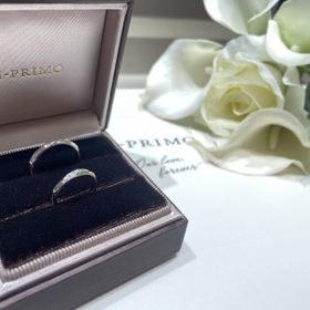 【アイプリモ(I-PRIMO)の口コミ】 1番の決め手は形でした。
指輪のウェーブ感が指を綺麗に見せてくれるよう…