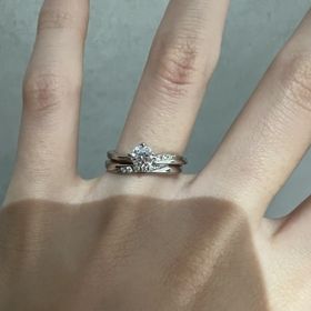 【アイプリモ(I-PRIMO)の口コミ】 婚約指輪と結婚指輪を重ね付けして日常使いしたいと考えていたので、重ね…
