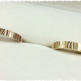 【REGALO(レガロ)の口コミ】 1番の決め手は誰とも被らないような個性的なデザイン！
リングの形や幅、…