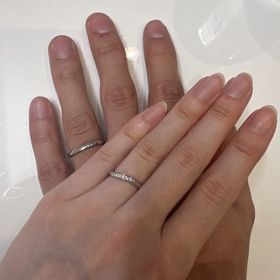 【アイプリモ(I-PRIMO)の口コミ】 ダイヤモンドが斜めからのデザインでキラキラ光り、ウェーブ型なので指に…