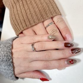 【efu(エフ) ※旧「一新堂(ISSHINDO) 」の口コミ】 セット価格がリーズナブルな所と重ね付けすることにより女性らしさが引き…